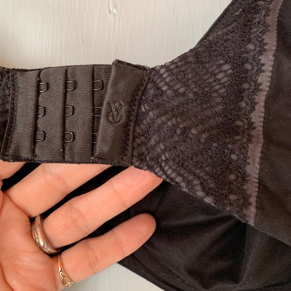 Victoria's Secret Body by Victoria Black Bra 34DDD Underwire Soft Cup Lace Trim - Picture 4 of 7